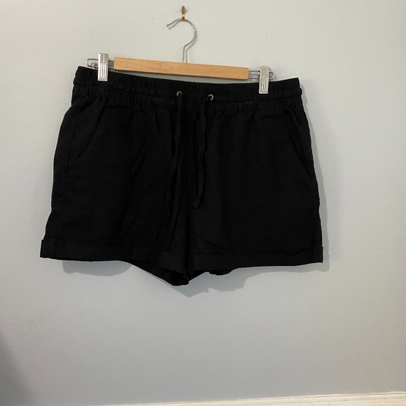 Black Shorts - Picture 1 of 1